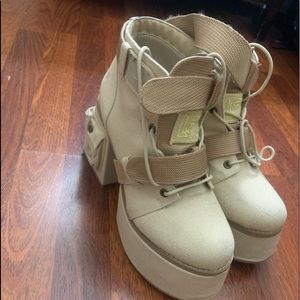 LF Oatmeal Platform Boots 39
